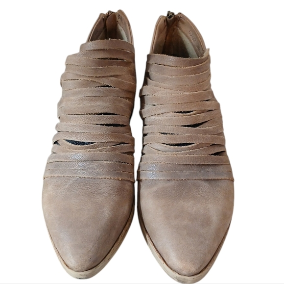 Free People Suede Bootie Women's Tan Western Shoe size 7.5-8 - Picture 2 of 11